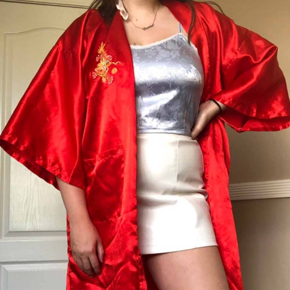 BEAUTIFUL VINTAGE FLOOR LENGTH ROBE